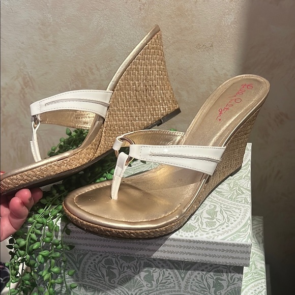 White and Gold Lilly Sandals size 9 - Picture 4 of 14
